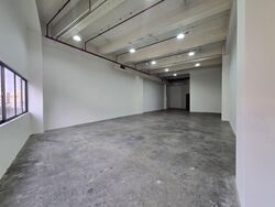 L & Y Building (D20), Factory #586617651
